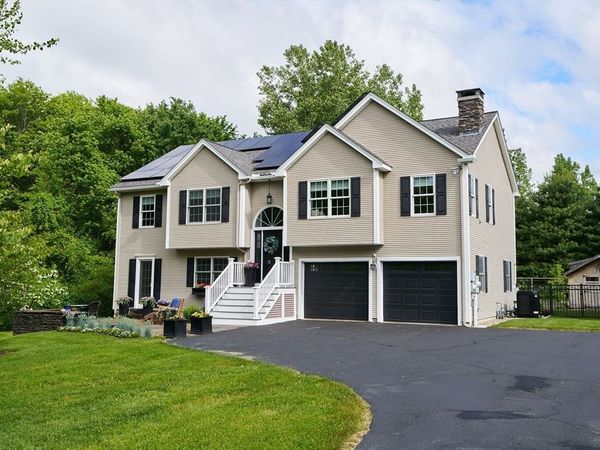 21 Holly Circle, Easthampton, MA 01027