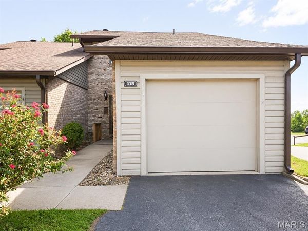 115 Sandridge Drive , Collinsville, IL 62234