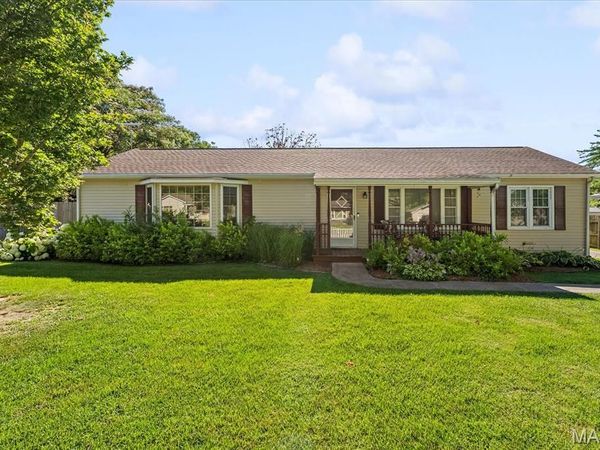 124 Cascade Drive, Belleville, IL 62223