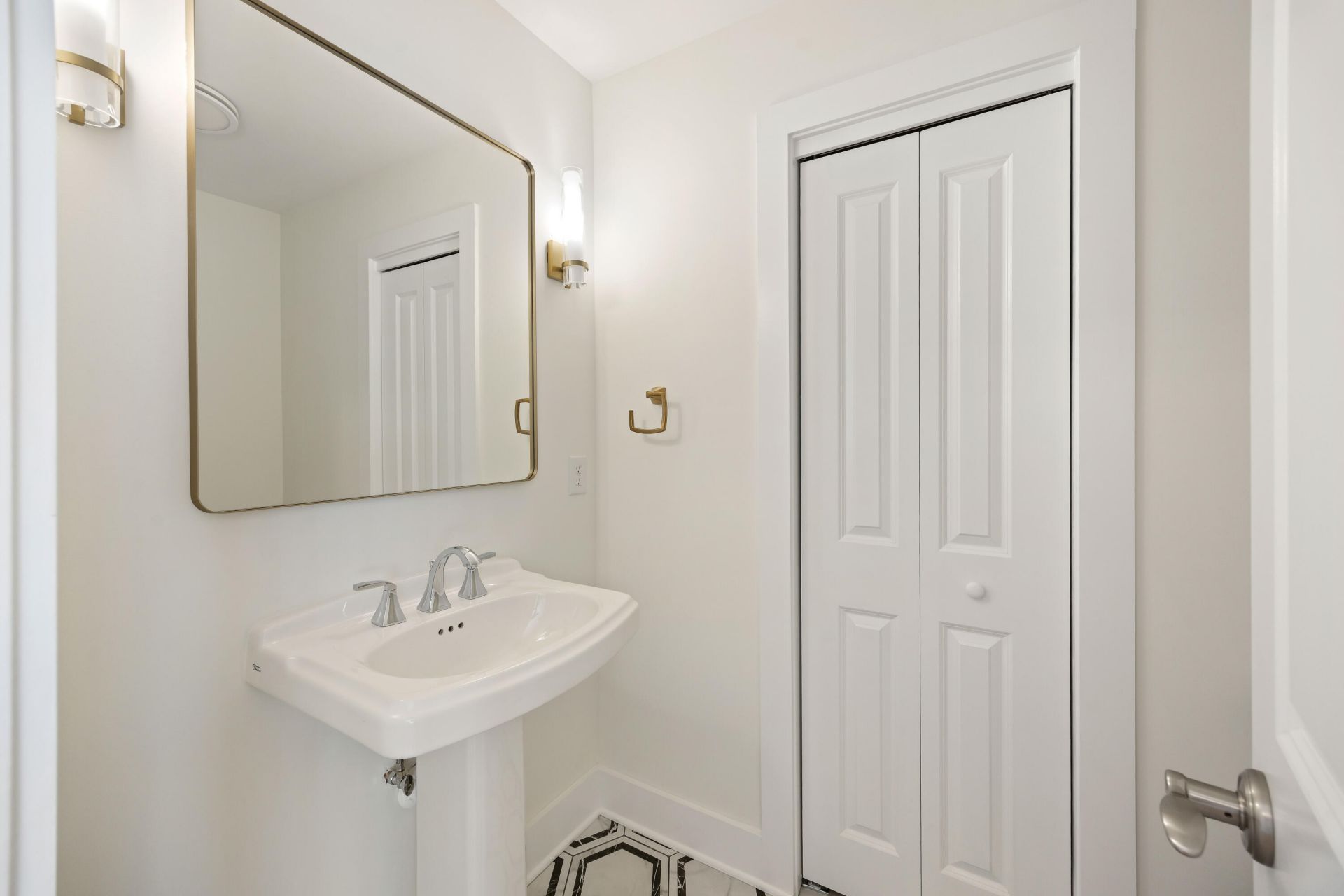 137 Sparrow Drive Photo 27