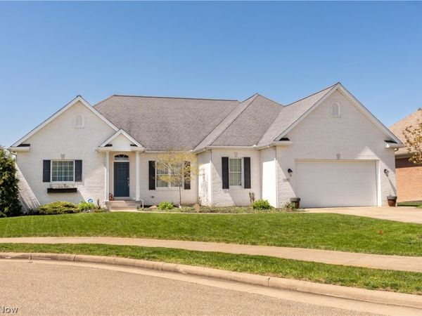 520 Pga Boulevard , New Philadelphia, OH 44663