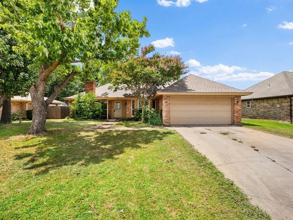 8 Cimarron Drive, Trophy Club, TX 76262