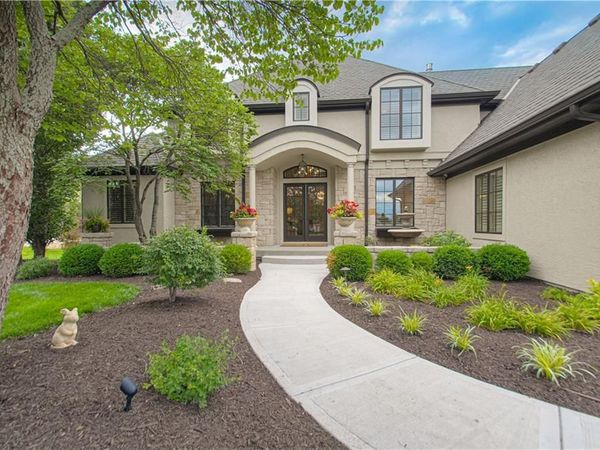 15925 King Street, Overland Park, KS 66221