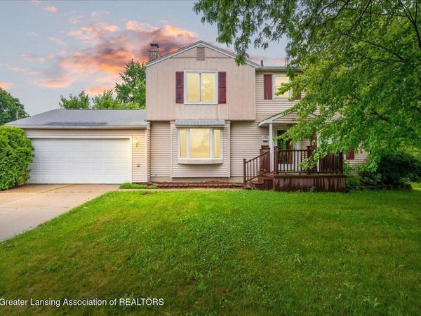 2229 Ridgeline Drive, Lansing, MI 48912