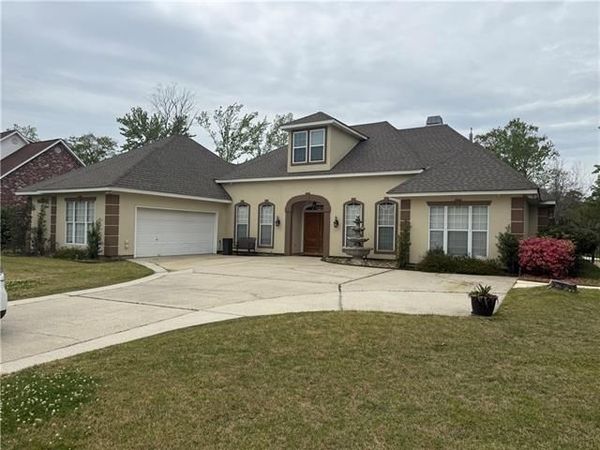20 FALCON Drive, Mandeville, LA 70471