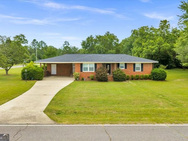 240 E Peter Street, Cochran, GA 31014