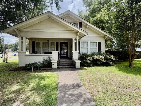 102 Elm Avenue, Clarksdale, MS 38614