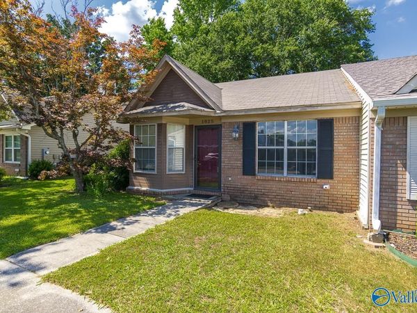 1825 N Brownstone Court Sw, Decatur, AL 35603