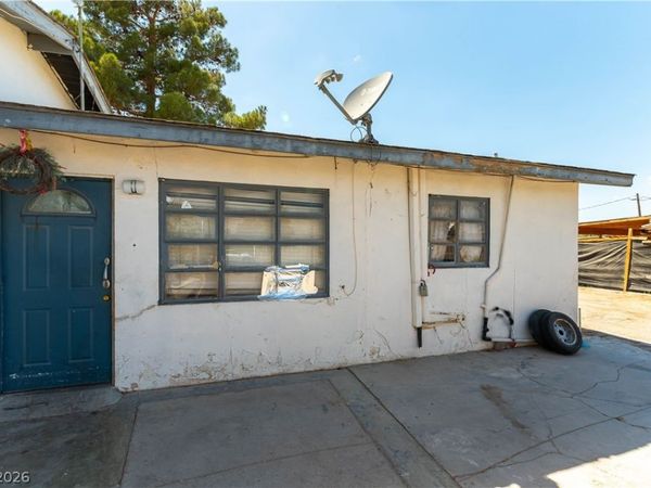 2419 N Gateway Road , Las Vegas, NV 89115