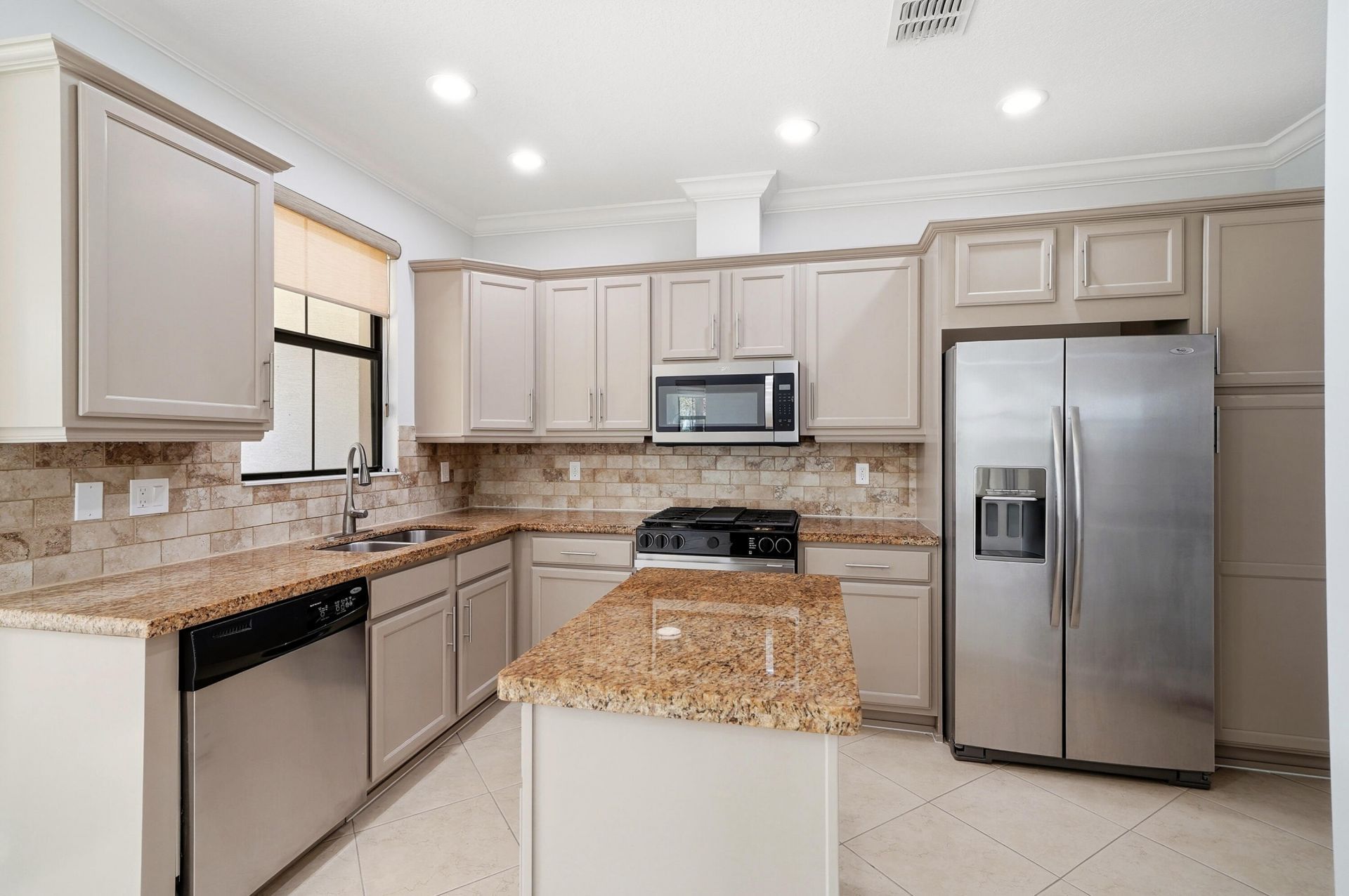 3390 NW 125th Avenue, Sunrise, FL 33323 Photo
