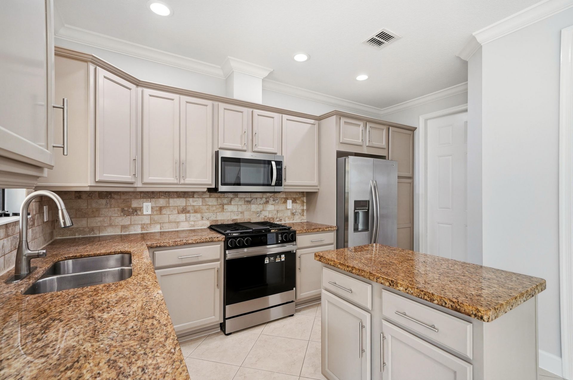 3390 NW 125th Avenue, Sunrise, FL 33323 Photo