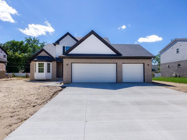 20209 Sunset Street, Livonia, MI 48152