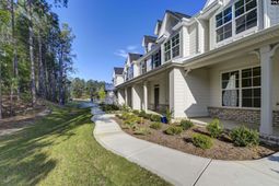 509 Adelaide Court  photo 4