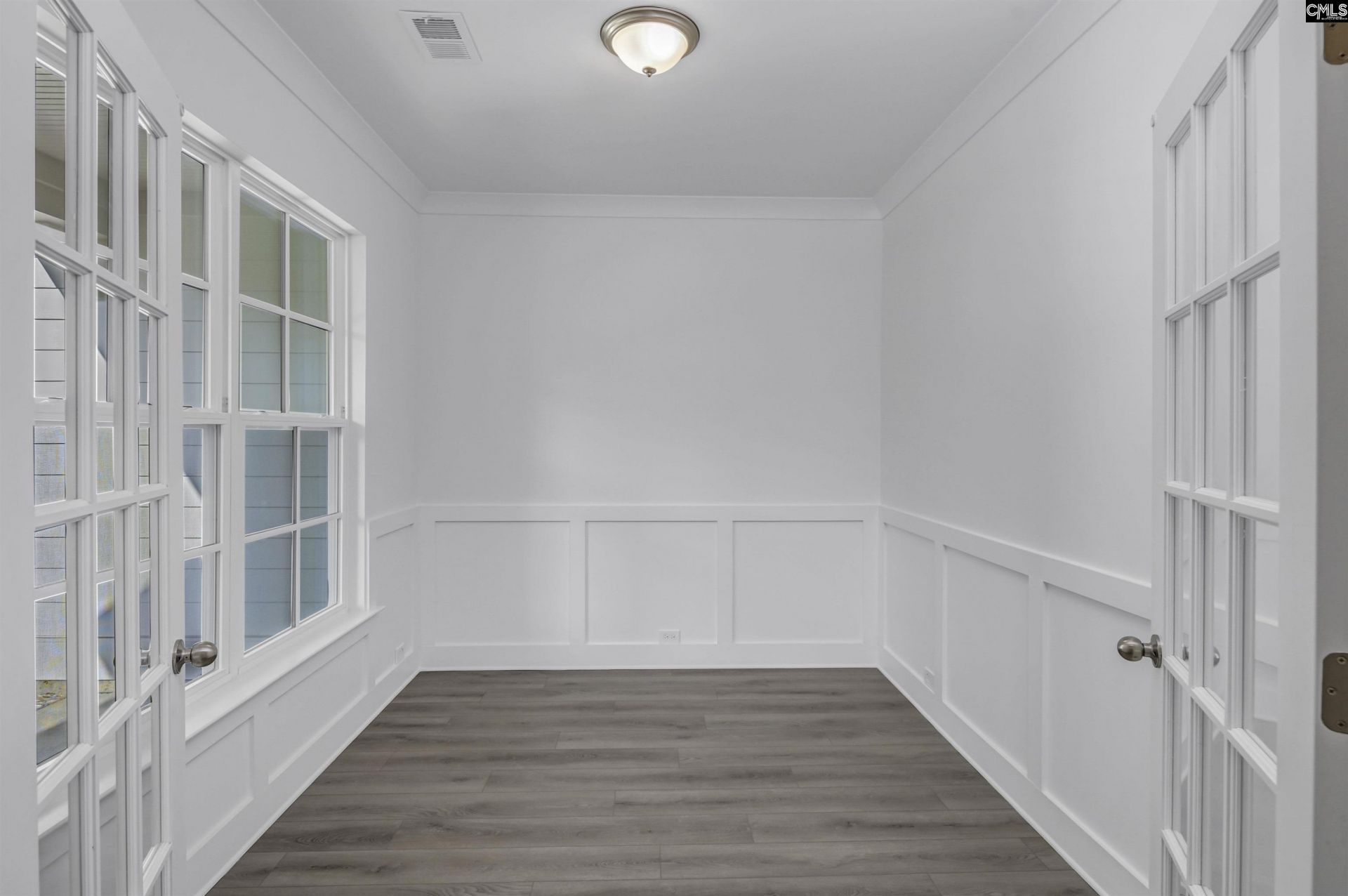 509 Adelaide Court  Photo 5