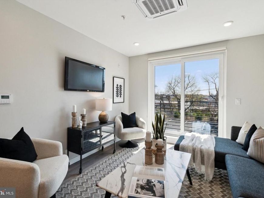 3449 Scotts Lane, Unit A303, Philadelphia, PA 19129 Main Photo