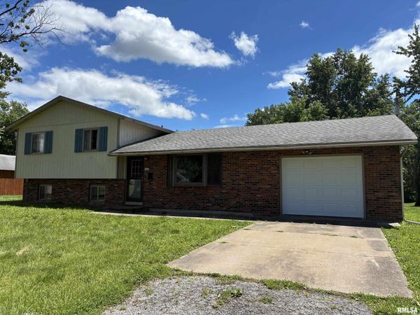 1020 MARION Street, Warsaw, IL 62379