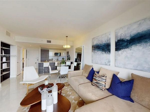 301 Altara Ave, Unit 527, Coral Gables, FL 33146