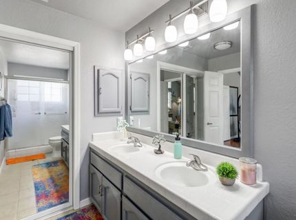 3925 Woodpointe Cir, Sacramento, CA 95821 Photo