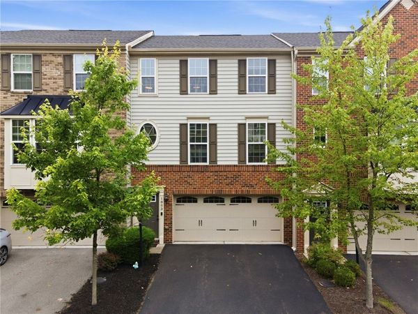 1803 Pointe View Dr, Mars, PA 16046