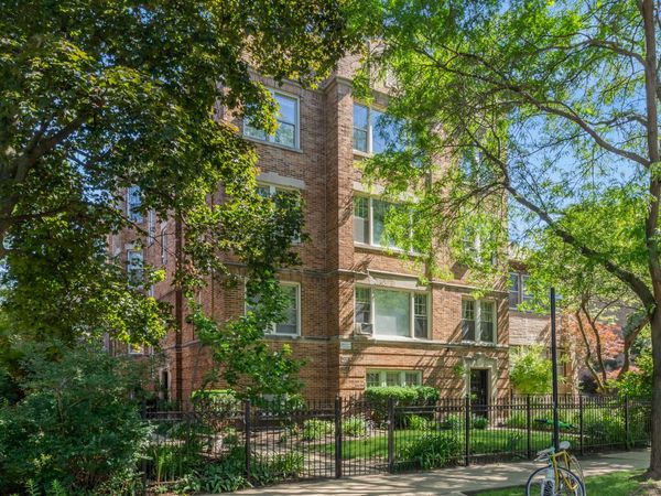 2016.5 W Greenleaf Avenue, Unit 3D, Chicago, IL 60645