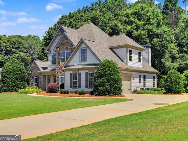 4 White Oak Lane, Sharpsburg, GA 30289