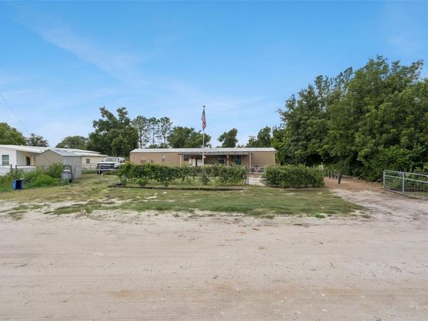 10927 LUANA DRIVE , LEESBURG, FL 34788