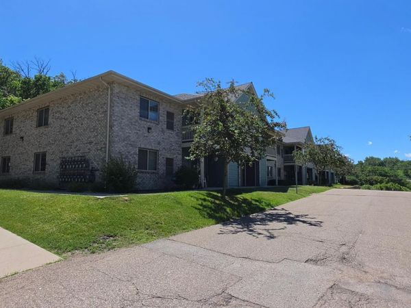 1917 Deerhaven Lane NE, Unit 20, Rochester, MN 55906
