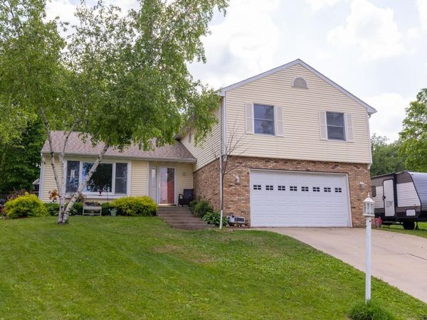 2217 Regent Lane SW, Rochester, MN 55902