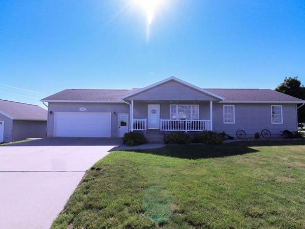 1301 1st Street, Grundy Center, IA 50638