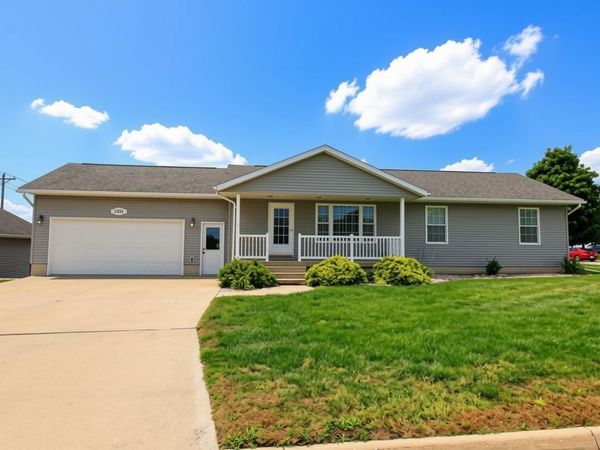 1301 1st Street, Grundy Center, IA 50638