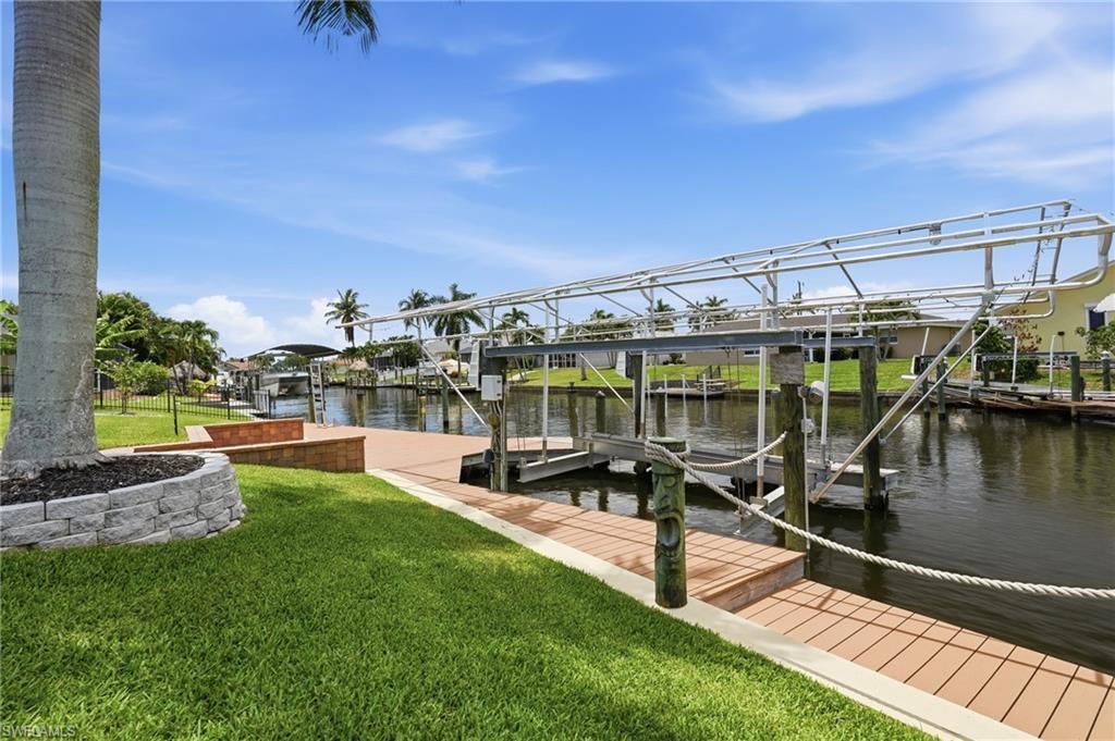 2045 SE 28th St, Cape Coral, FL 33904 Photo
