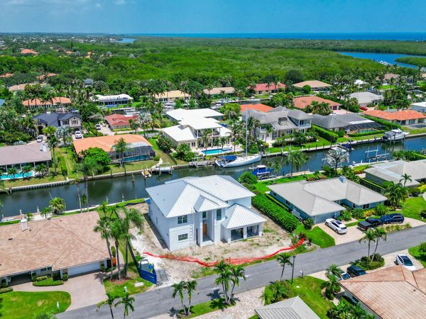 8967 SE Star Island Way, Hobe Sound, FL 33455