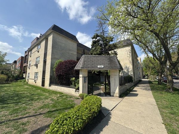 4056 N California Avenue , Unit 2C, Chicago, IL 60618