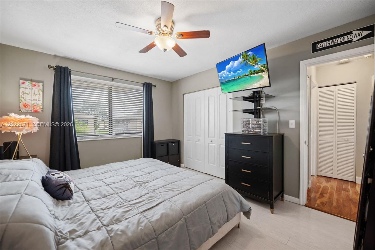 10049 Winding Lake Rd , Unit 202, Sunrise, FL 33351 Photo