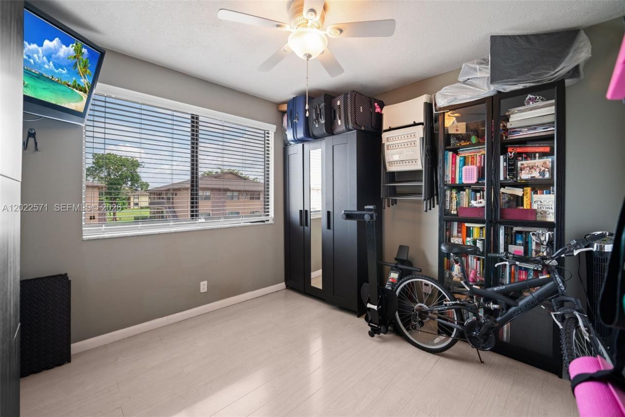 10049 Winding Lake Rd , Unit 202, Sunrise, FL 33351 Photo
