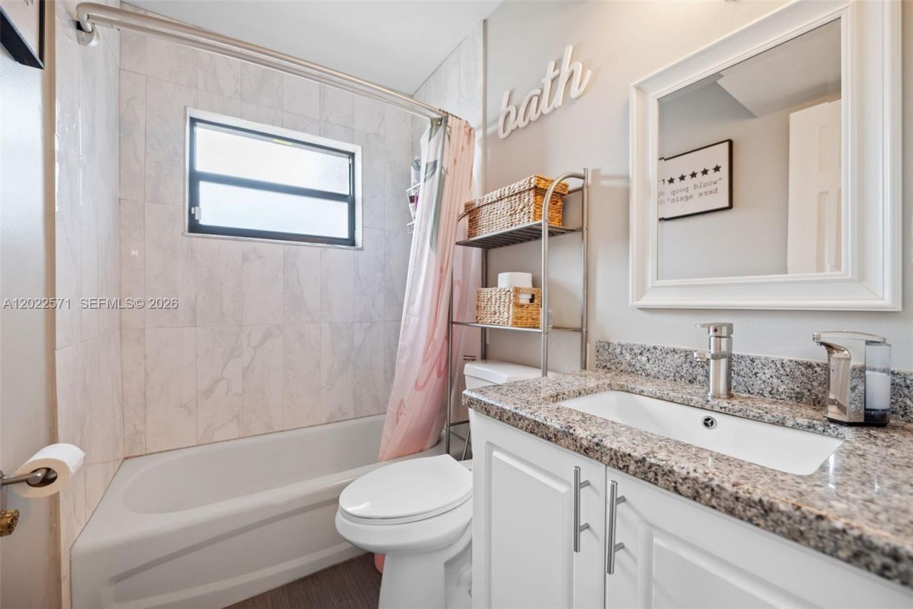 10049 Winding Lake Rd , Unit 202, Sunrise, FL 33351 Photo