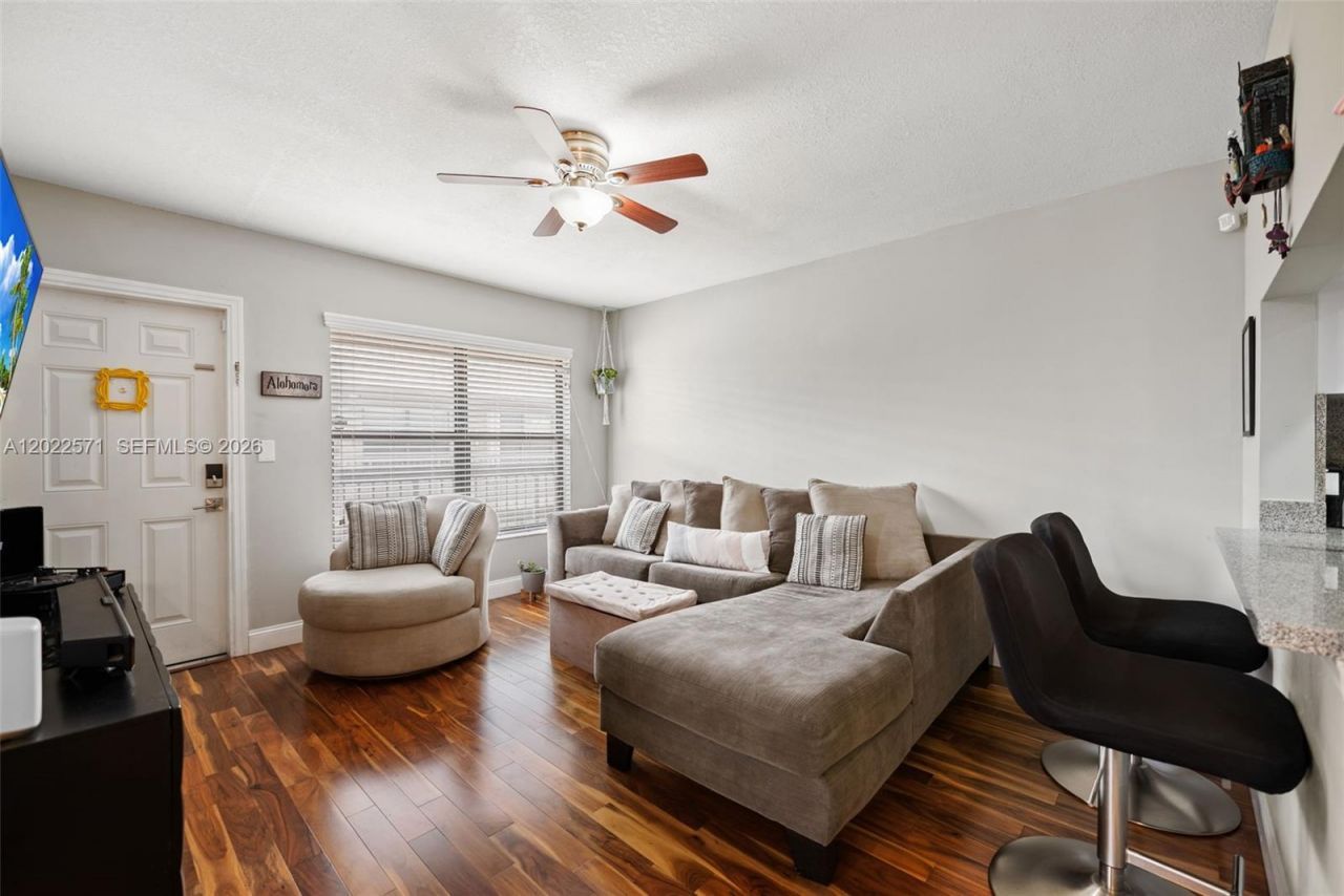 10049 Winding Lake Rd , Unit 202, Sunrise, FL 33351 Photo