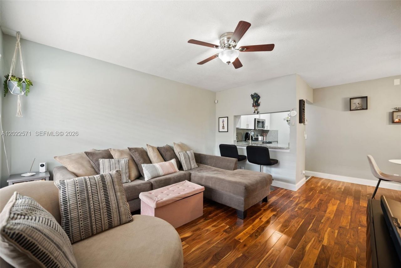 10049 Winding Lake Rd , Unit 202, Sunrise, FL 33351 Photo