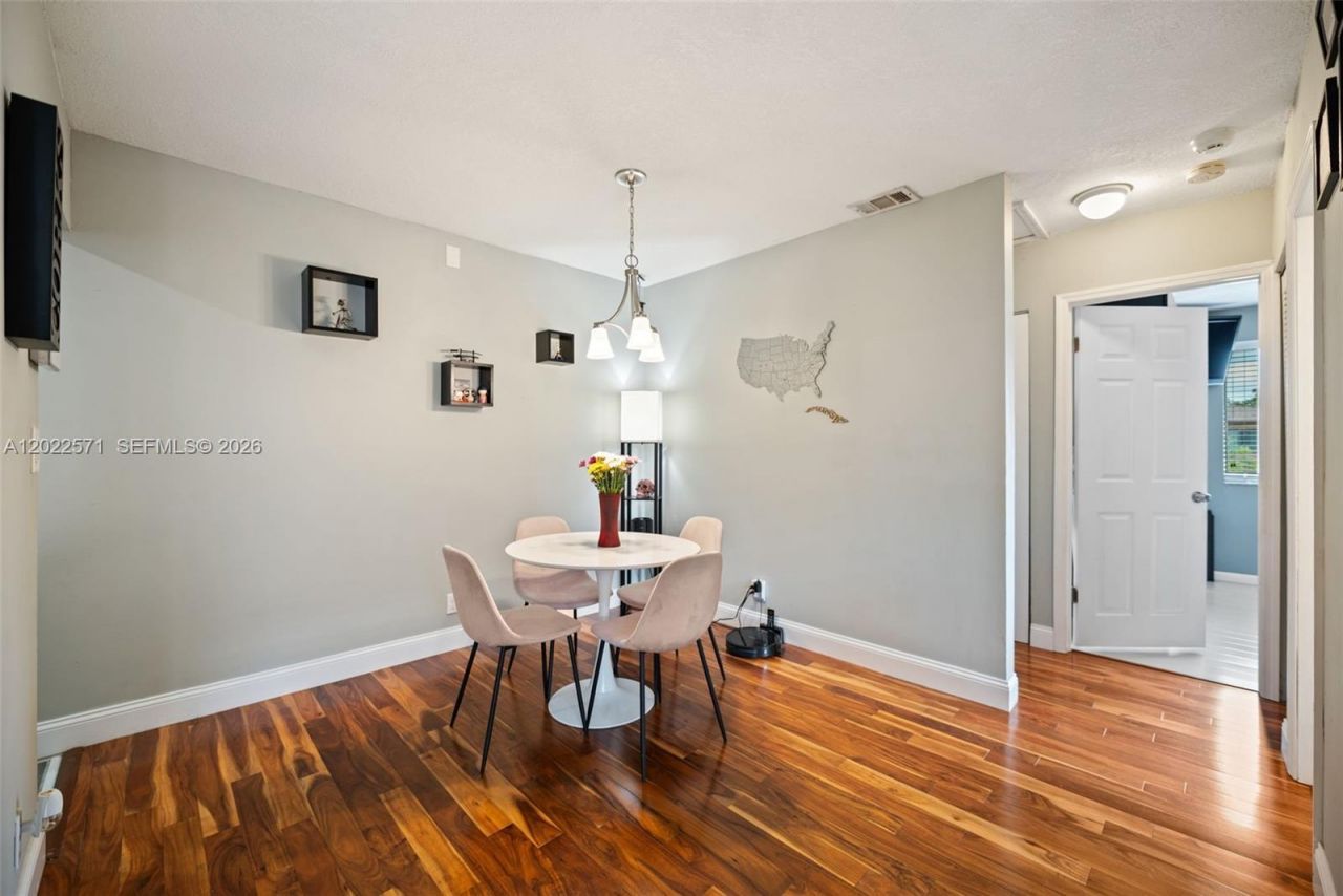 10049 Winding Lake Rd , Unit 202, Sunrise, FL 33351 Photo