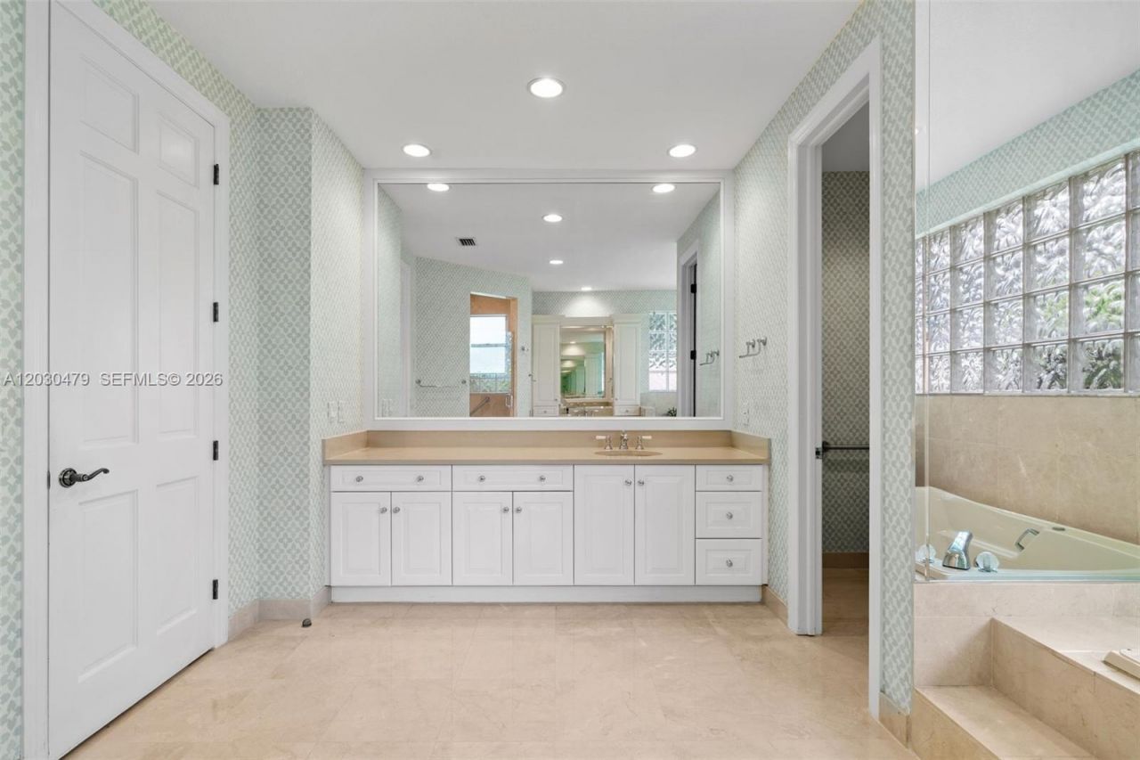6020 W Suburban Dr , Pinecrest, FL 33156 Photo