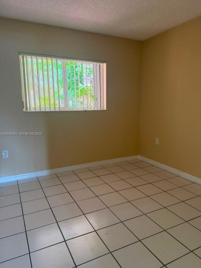600 NW 32nd Pl , Unit 105, Miami, FL 33125 Photo