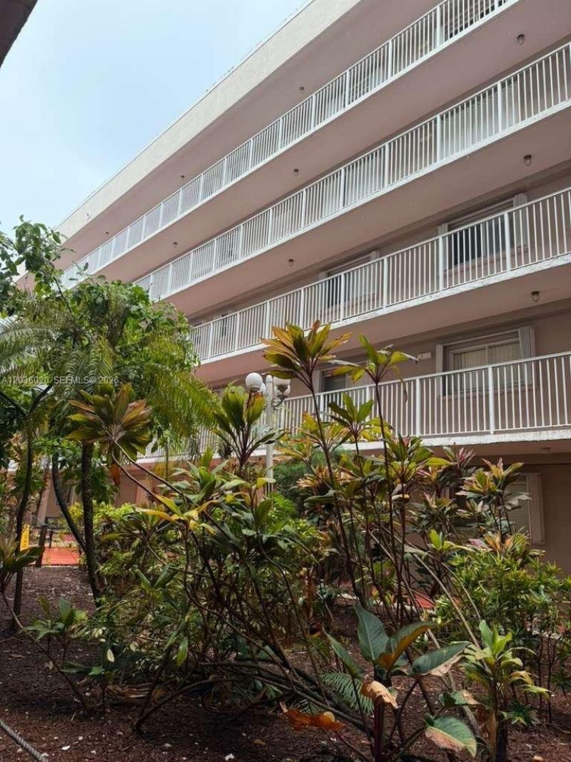 600 NW 32nd Pl , Unit 105, Miami, FL 33125 Photo