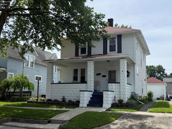 824 Stilwell Avenue, Fremont, OH 43420