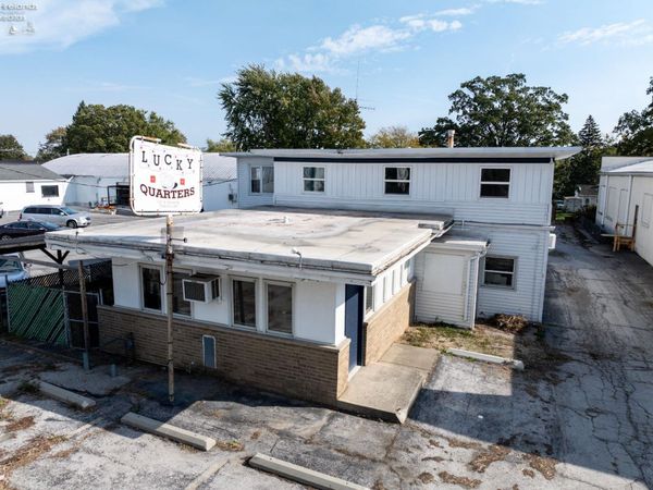 121 S Stone Street, Fremont, OH 43420
