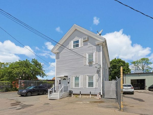 18 Washburn Ave, Brockton, MA 02301