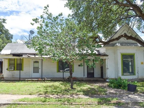 200 E 7th Street , Brady, TX 76825