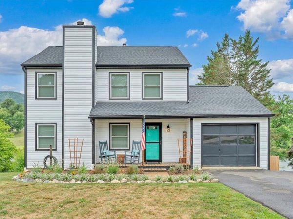 8141 Ashton LN, Roanoke, VA 24019