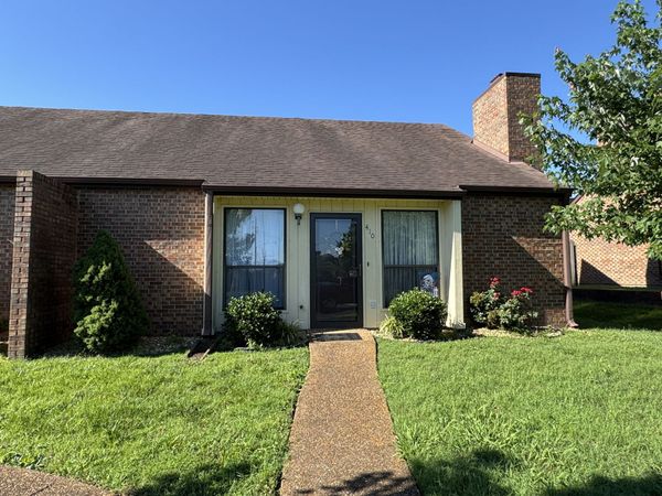 410 Castlewood Ln , Lebanon, TN 37087
