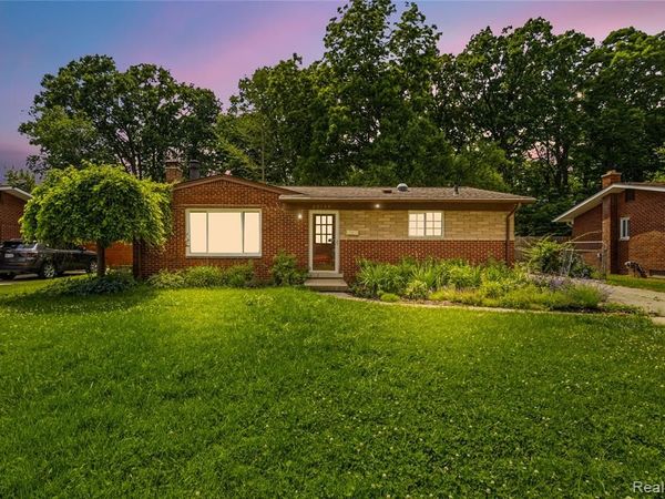 22159 W Brandon Street , Farmington Hills, MI 48336