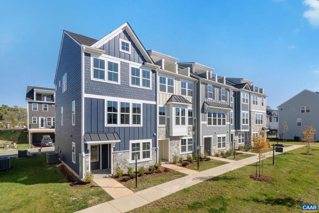 118 Park Ridge Dr , Crozet, VA 22932 Main Photo